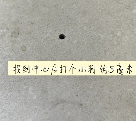 自贡市瓷砖空鼓维修公司专业解答在瓷砖铺贴过程中，如果砂料搅拌不均匀，将会带来以下问题