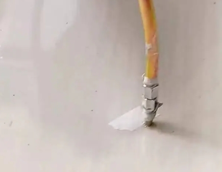 自贡市瓷砖空鼓维修公司专业解答在瓷砖铺贴过程中，如果使用的砂料过粗（如全部使用了粗砂），可能会导致以下问题